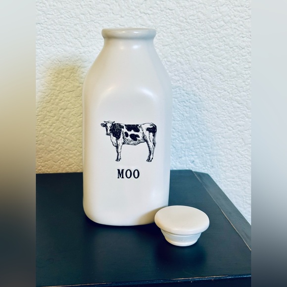 Rae Dunn White Ceramic Farmhouse Milk Cream Bottle with Cow Print “MOO” NEW - Picture 5 of 8